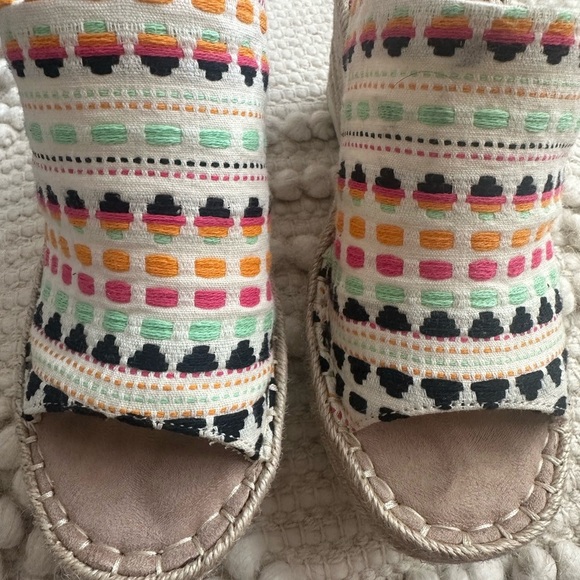 TOMS Monica Mule Embroidered BOHO Espadrilles. - Picture 5 of 9
